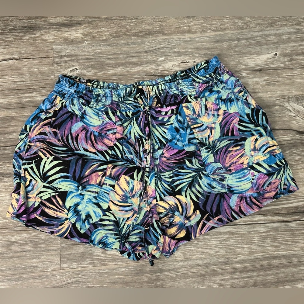 Time and Tru Linen Blend Floral Shorts size XL